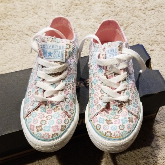 girls floral converse